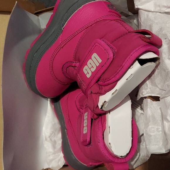 UGG Kids Taney Weather (Toddler/Little Kid) (Raspberry Sorbet/Grey) Girl's Shoes - Picture 3 of 8